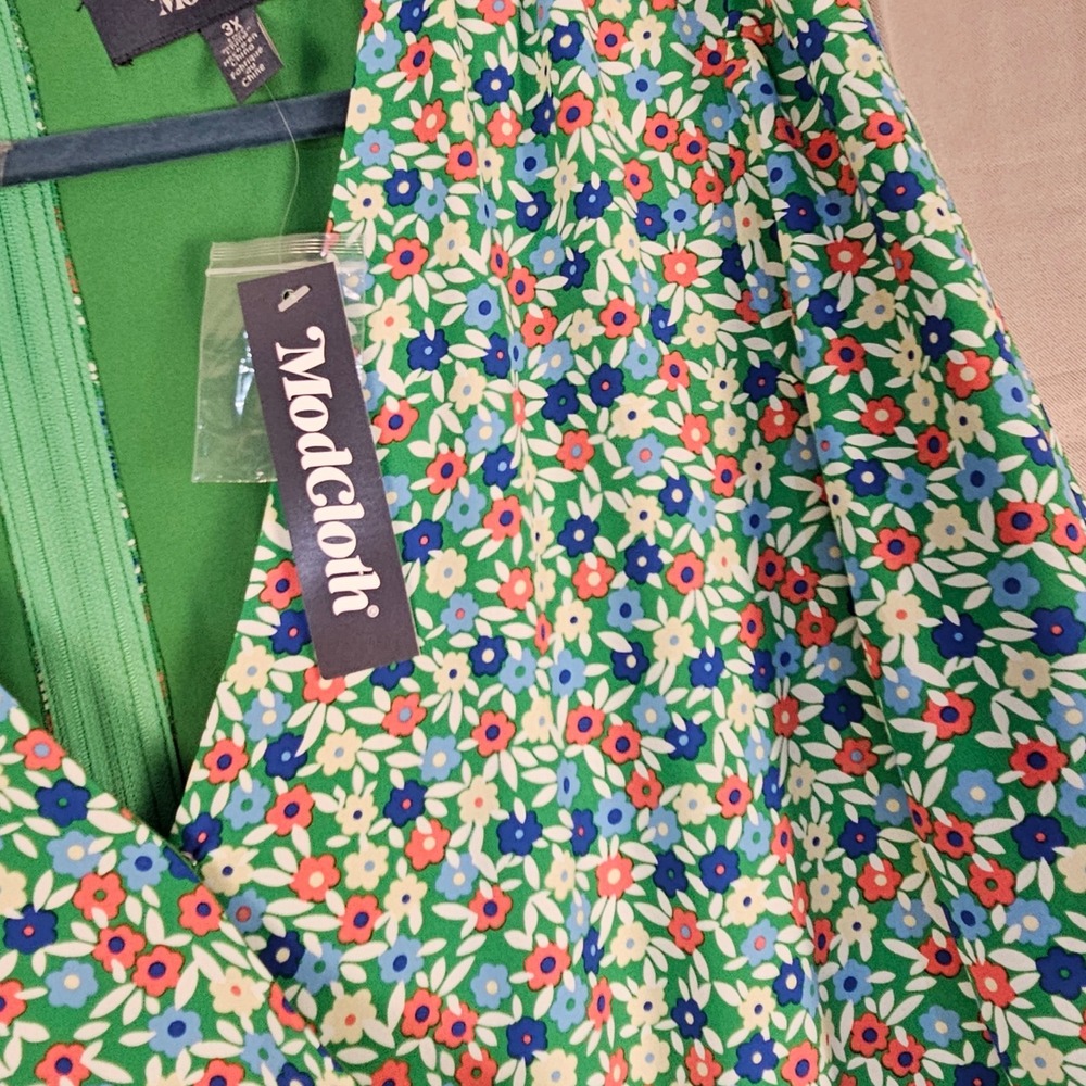 NWT Modcloth Womens Green Floral Wrap Dress 3X - Picture 4 of 6